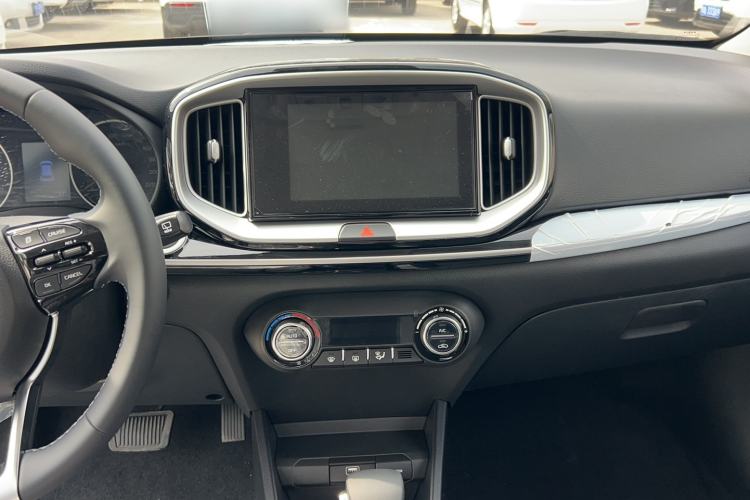 Used Kia kx1 Stonic 2026 Model 1.4L Sunroof Edition Audio And AC Panel