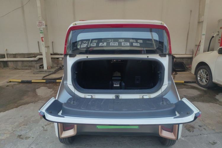 Used Baojun E200 2018 Intelligent Driving Edition Trunk