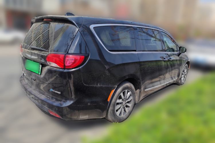 Used Chrysler Grand Voyager PHEV 2019 3.6L Plug-in Hybrid Rear Right 45 Deg