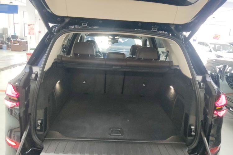 Used BMW X5 2023 xDrive 30Li Luxury M Sport Package