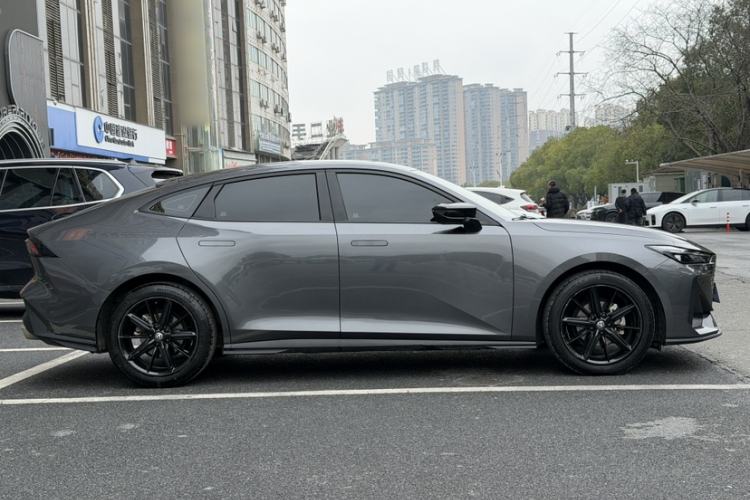 Used Changan UNI-V 2023 1.5T Premium Model