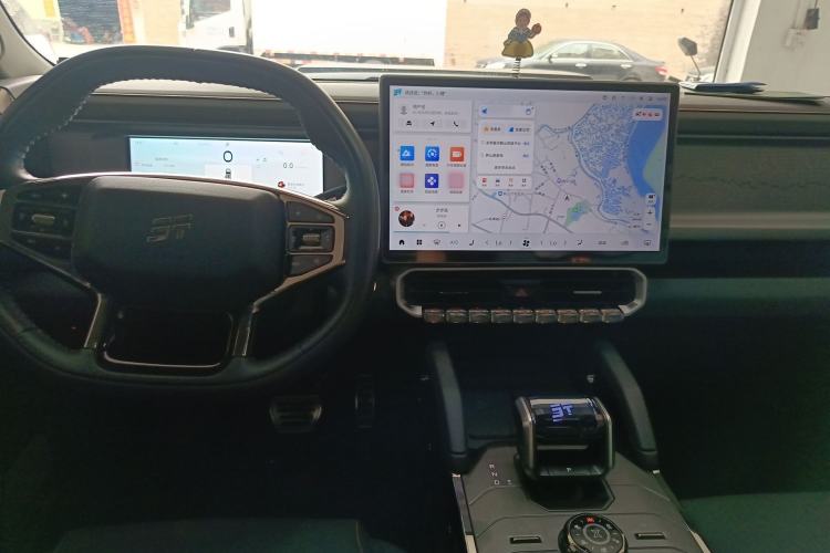 Used JETOUR Traveler 2023 2.0T Four-Wheel Drive Conqueror Center Console