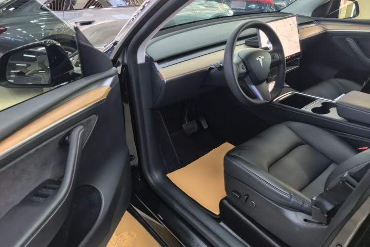 Used Tesla Model Y 2021 Standard Range Rear-Wheel Drive Version