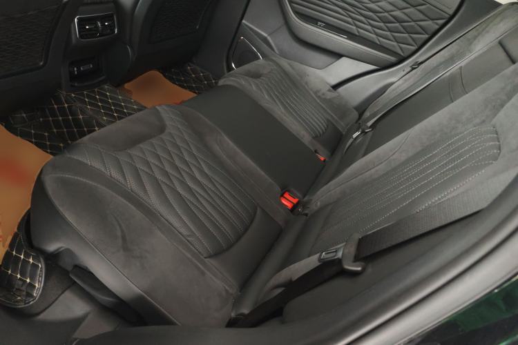 Used Hongqi HS5 2022 Facelifted Version 2.0T Smart Connect Flagship All-Wheel-Drive Edition
