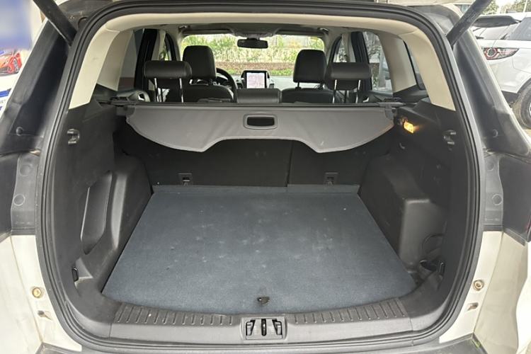 Used Ford Kuga 2019 EcoBoost 180 Two-Wheel-Drive Titanium Plus Model China VI Standard