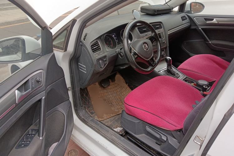 Used Volkswagen Golf 2015 1.6L Automatic Comfort Model
