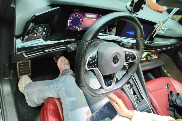 Used Volkswagen Golf 2021 280TSI DSG R-Line Center Console