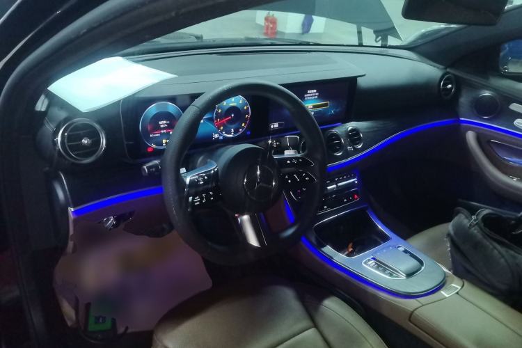 Used Mercedes-Benz E-Class 2023 Restyled E 300 L Sporty and Stylish Edition Steering Wheel