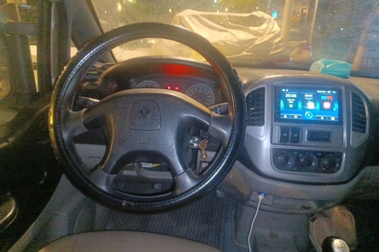 Used FORTHING Lingzhi 2013 M3 1.6L 7-Seater Luxury Model Steering Wheel