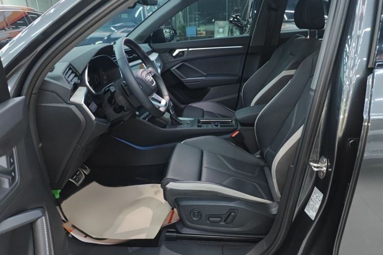 Used Audi Q3 2024 40 TFSI Fashion Dynamic Model