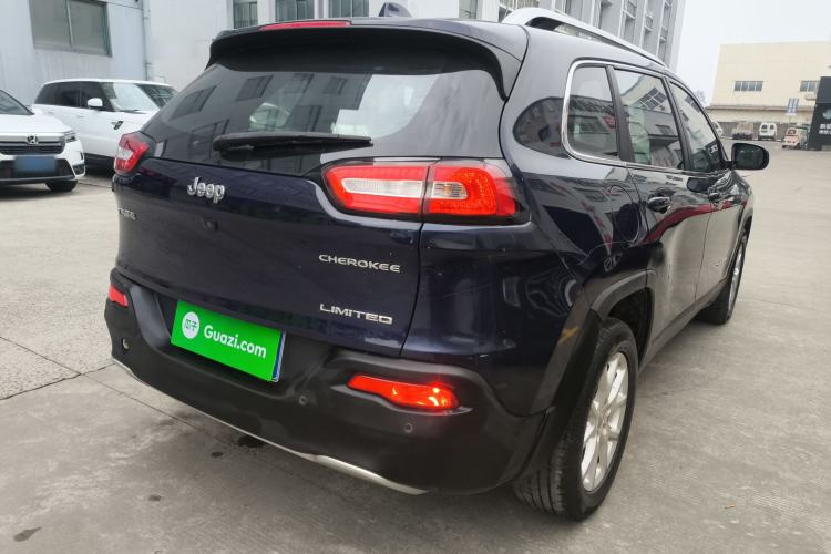 Used Jeep Cherokee 2017 2.0L Superior Edition