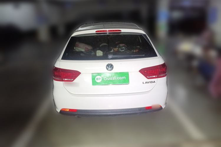 Used Volkswagen Gran Lavida 2013 1.6L Automatic Fashion Model