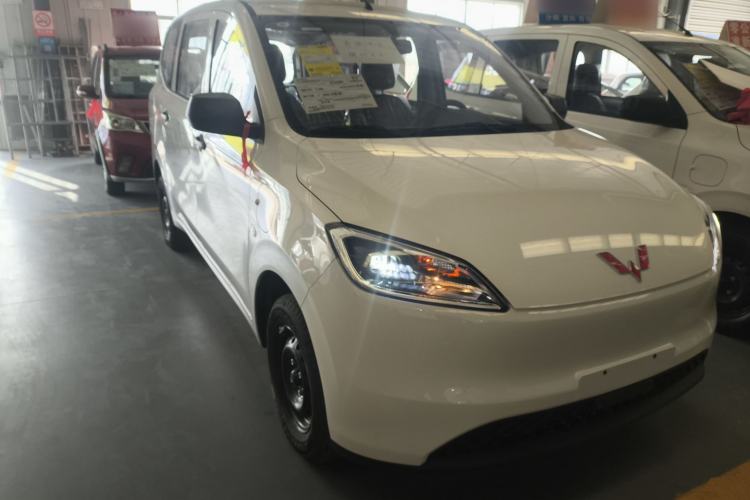 Used Wuling Hongguang New Energy 2024 All-Electric Model 300KM Practical Version
