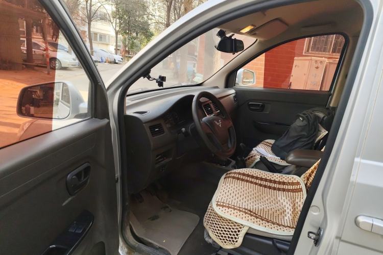 Used Wuling Rongguang V 2016 1.5L Standard Version