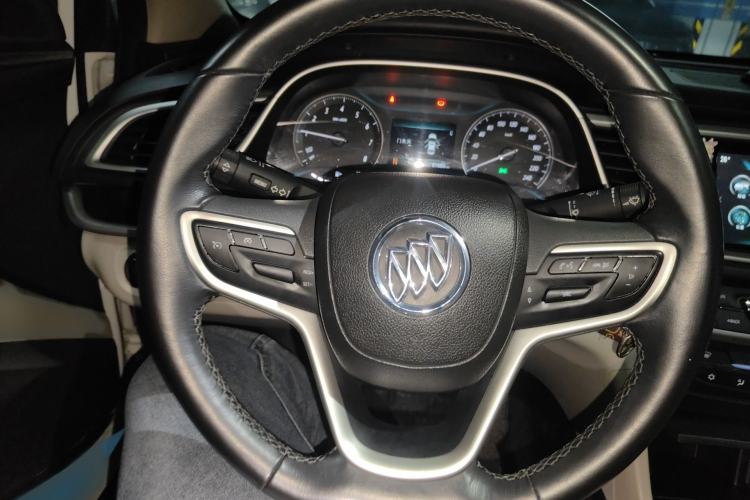 Used Buick GT 2019 15T Dual-Clutch Connected Elite Model China VI Steering Wheel
