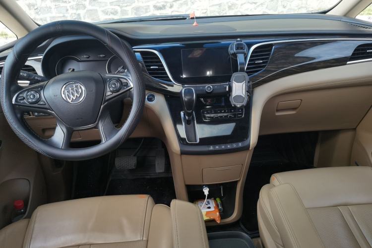 Used Buick GL8 2017 ES 28T Flagship Model China V Standard Interior 2