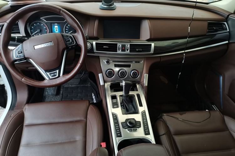 Used Haval H7 2016 Blue-Label H7 2.0T Automatic Luxury Model Center Console