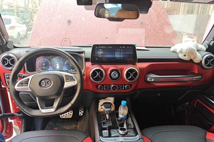 Used BAIC Off-Road BJ40 2019 2.3T Automatic Four-Wheel Drive Urban Hunter Edition Flagship Model China VI Emission Standard Center Console