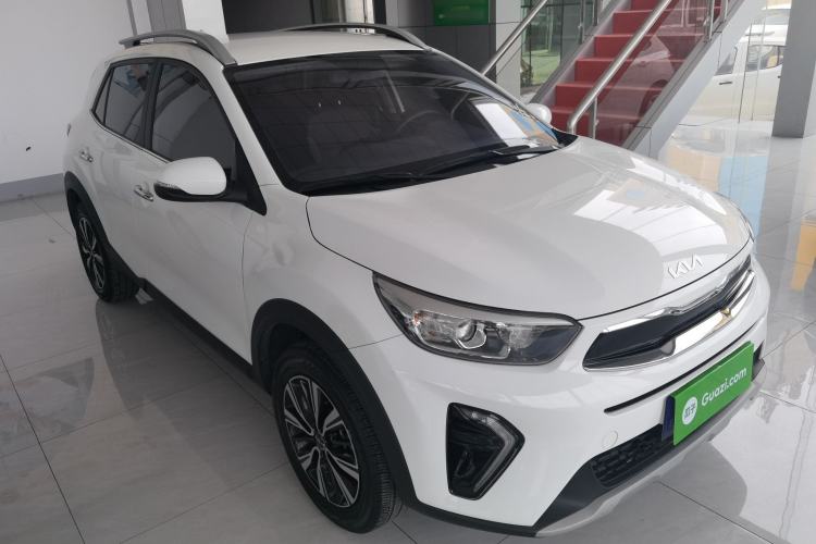 Used Kia kx1 Stonic 2021 1.4L CVT Fun Edition Front Right 45 Deg
