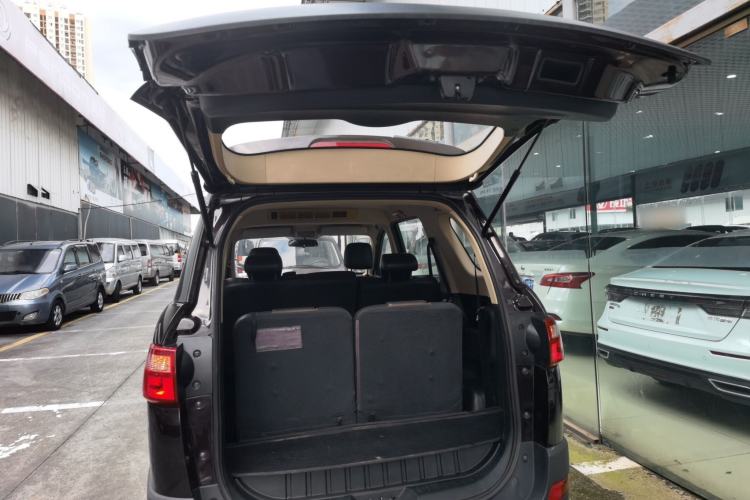 Used Dongfeng Fengon 370 2016 1.5L Manual Elite Travel Edition 7 Seats
