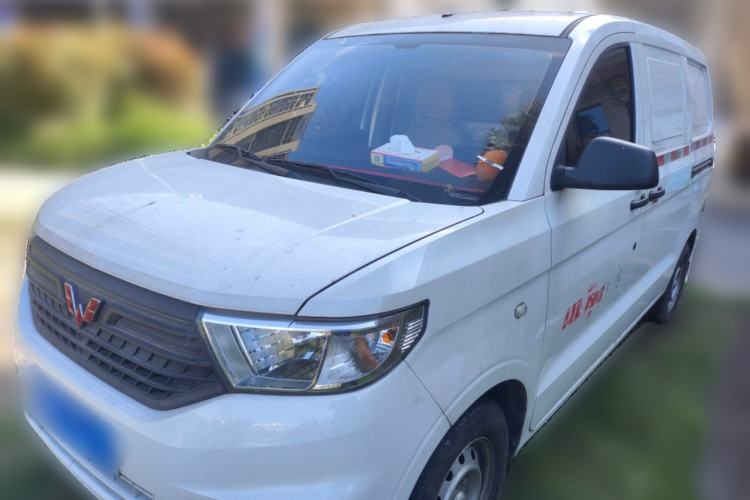 Used Wuling Hongguang V 2022 1.5L Jingqu Edition Enclosed-Window Vehicle with Hydraulic Power Steering LAR