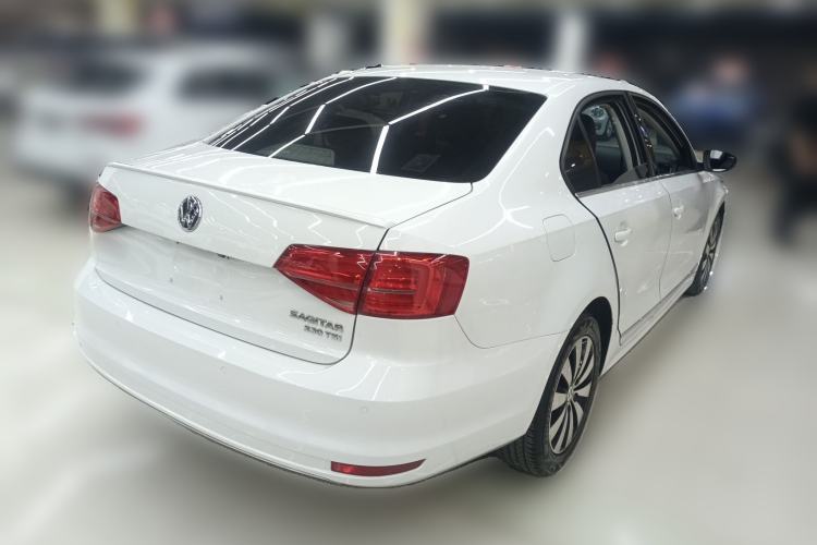 Used Volkswagen Sagitar 2015 230TSI Automatic Luxury Model Rear Right 45 Deg