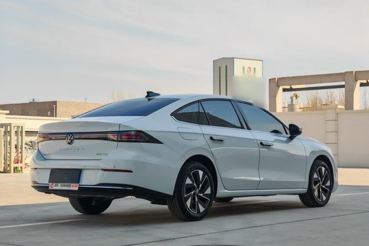 Used Volkswagen Sagitar 2026 Model L 300TSI DSG Elite Version
