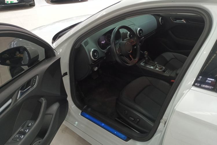 Used Audi A3 2019 Limousine 35 TFSI Fashion Edition China VI Emission Standard Driver Seat