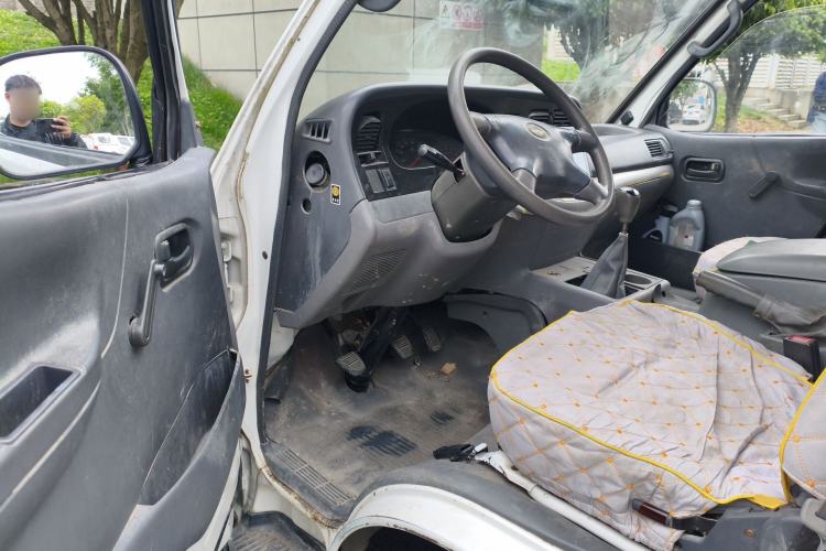 Used Jinbei Hiace 2014 2.0L 5th-Gen Power King Comfort Version V19