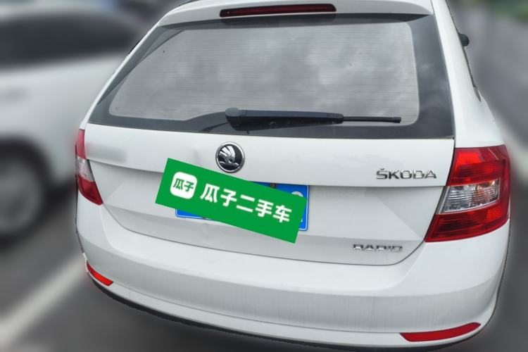 Used Skoda Rapid Spaceback 2014 1.6L Automatic Enjoyment Edition