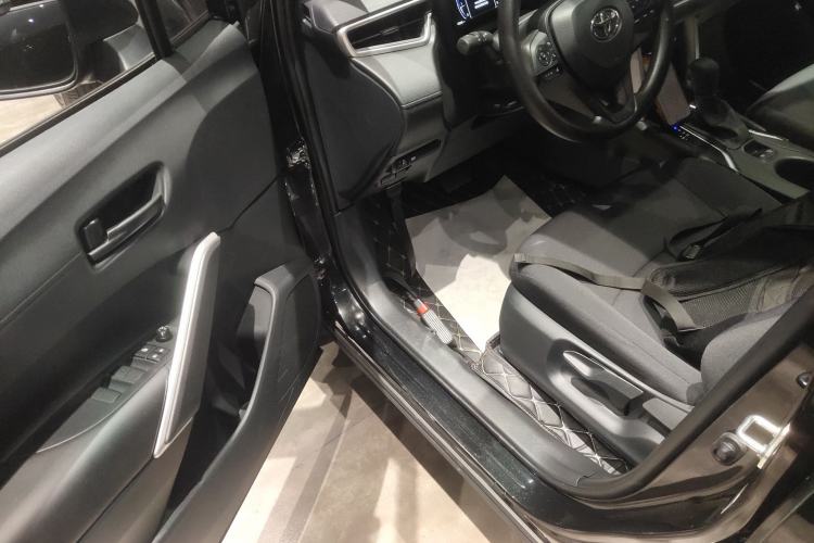 Used Toyota Corolla Cross 2024 2.0L Elite Edition Interior 3