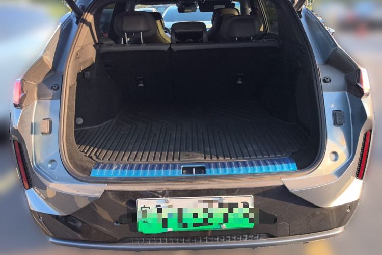 Used Lynk & Co 08 EM-P 2023 220km All-Wheel-Drive Performance Halo
