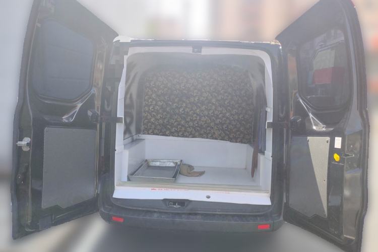 Used Ford Transit 2023 2.0T Gasoline Automatic Multi-Function Commercial Vehicle Short Wheelbase Low Roof 5/6 Seats
