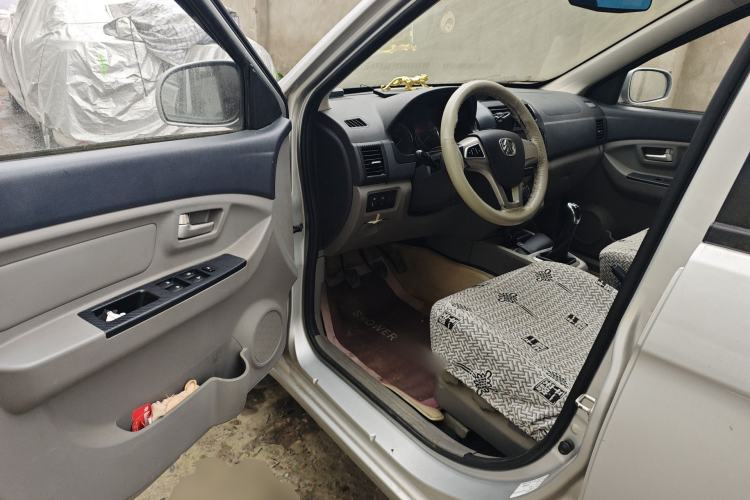 Used BAIC Weiwang M20 2014 1.5L Comfort Version BJ415B Driver Seat