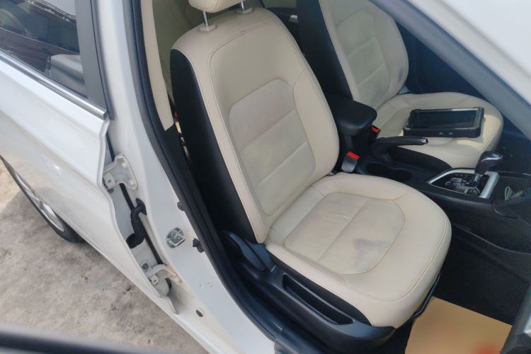 Used CHANGAN Alsvin V7 2015 1.6L Automatic Enjoyment Model China V Standard
