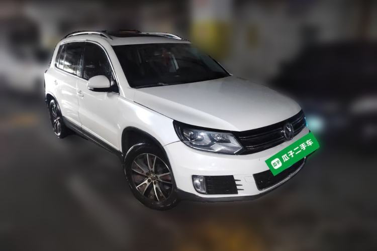 Used Volkswagen Tiguan 2015 1.8TSI Automatic Two-Wheel Drive Luxury Model Front Right 45 Deg