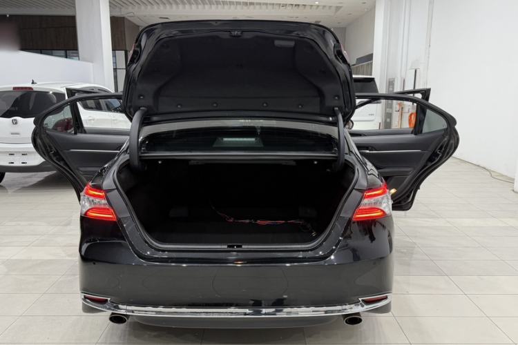 Used Toyota Camry 2023 2.0G Luxury Edition
