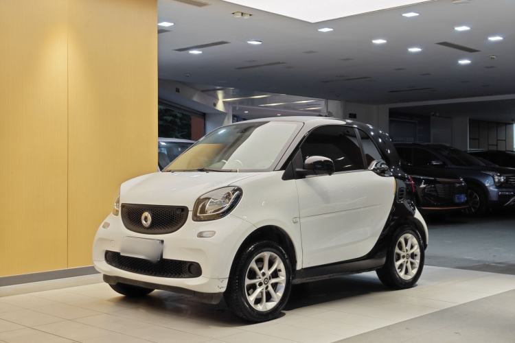 Used smart fortwo 2015 1.0L 52 kW hardtop Dynamic version