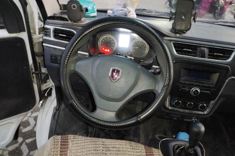 Used Jinbei Hiace X30 2021 1.5L Wealthy Single-Steaming Air-Conditioned Van China VI Standard SWC15M Steering Wheel