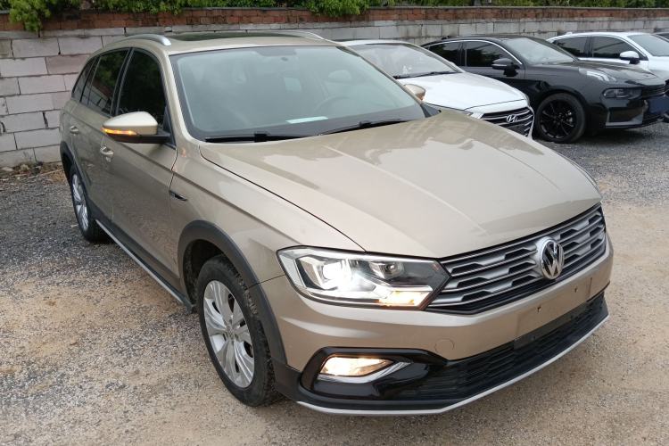 Used Volkswagen C-TREK 2018 1.5L Automatic Comfort Model Front Right 45 Deg