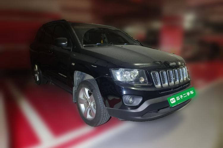 Used Jeep Compass 2015 2.0L two-wheel drive sport version

