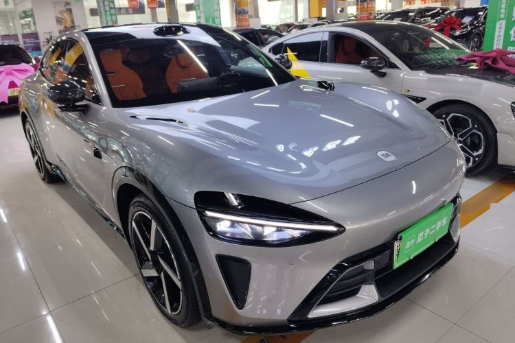 Used Xiaomi Auto YU7 2025 Ultra-Long Range High-Performance All-Wheel-Drive Max Edition Front Right 45 Deg