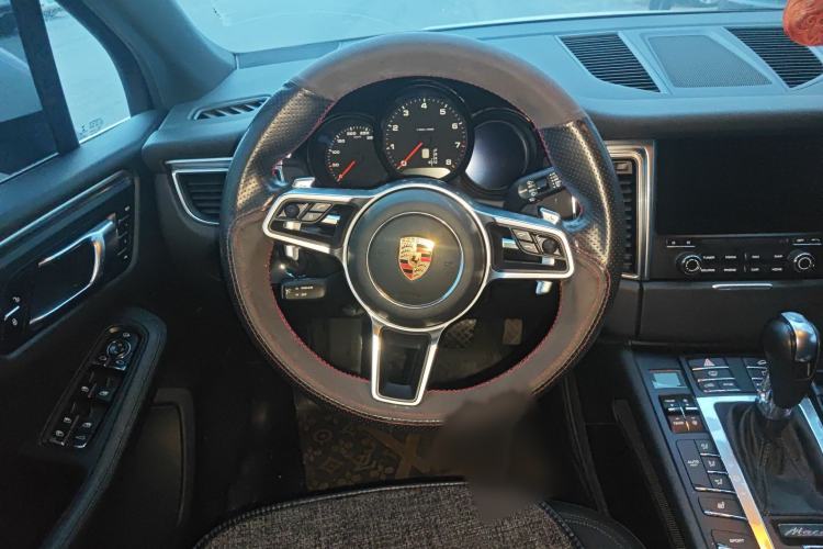 Used Porsche Macan 2017 Macan 2.0T Steering Wheel