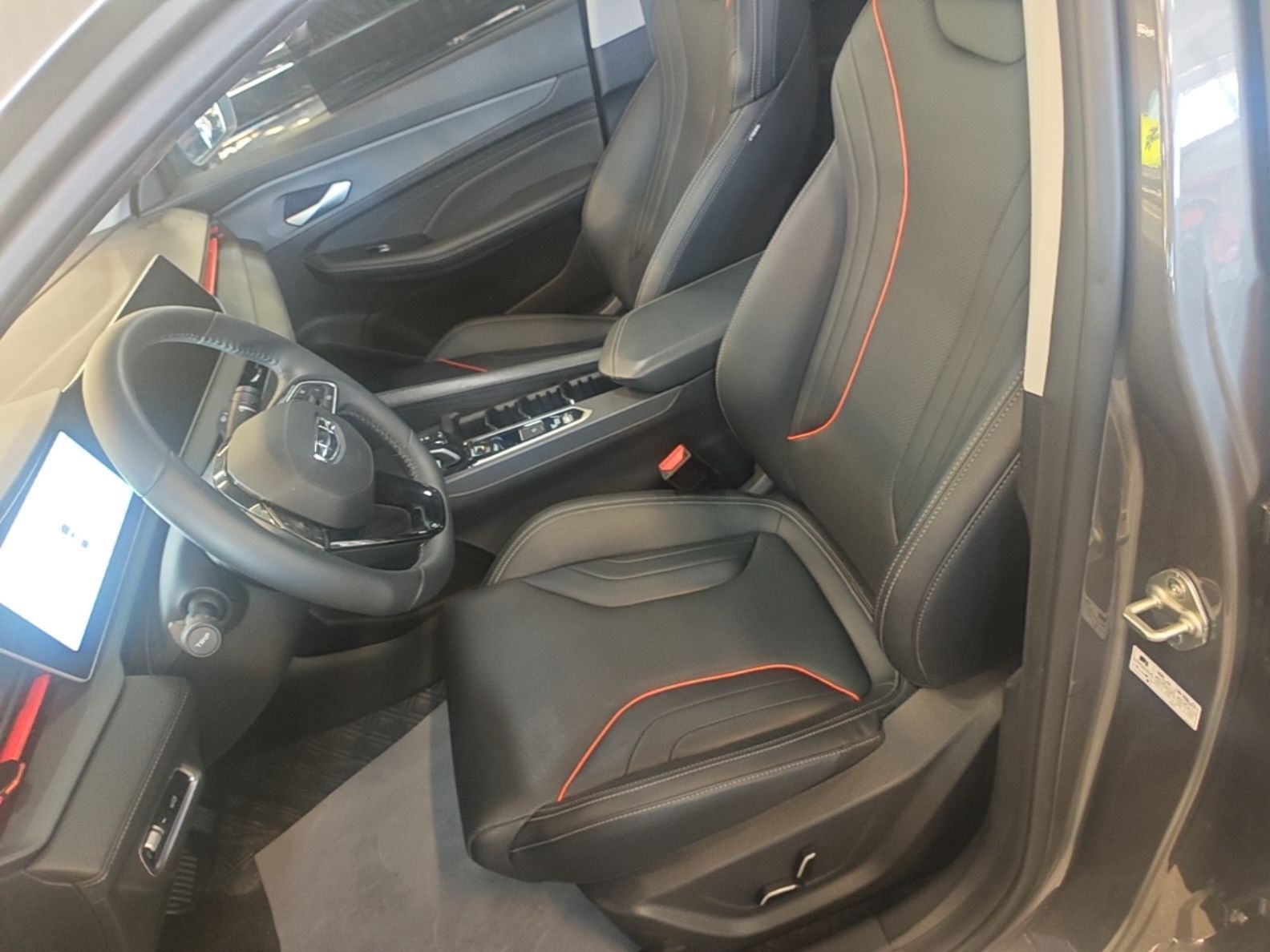 Geely Auto Binray 2024 Binrui COOL 1.5T DCT Longteng Edition — снимка 17