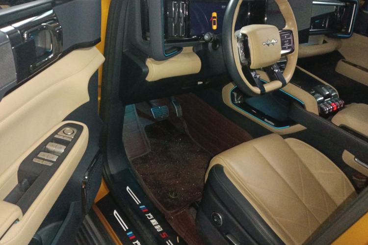 Used Formula Leopard Leopard 5 2023 Navigator Edition
