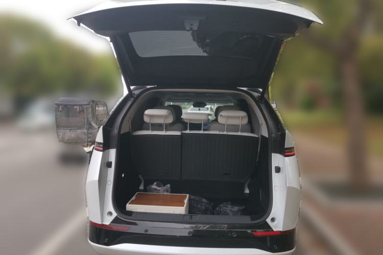 Used XPeng X9 2024 702 Ultra-Long Range Max Trunk