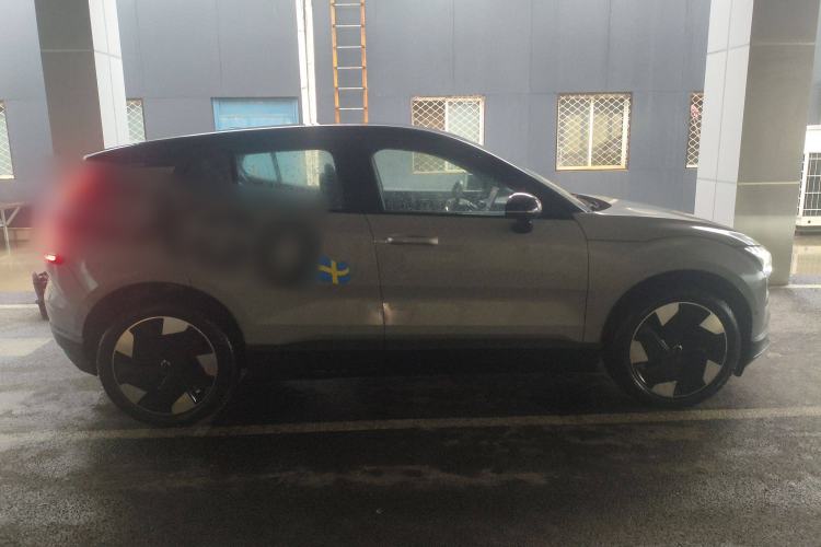 Used Volvo EX30 2025 Rear-Drive Long-Range Version Ultra