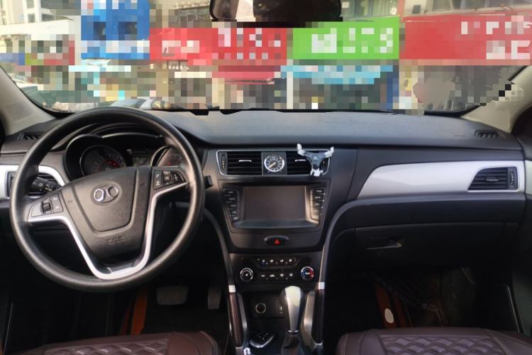 Used BAIC Senova X55 2016 1.5T CVT Comfort Version Center Console