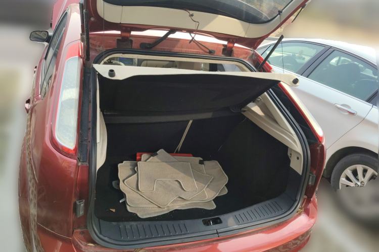 Used Ford Focus 2011 Hatchback 1.8L Automatic Fashion Edition
