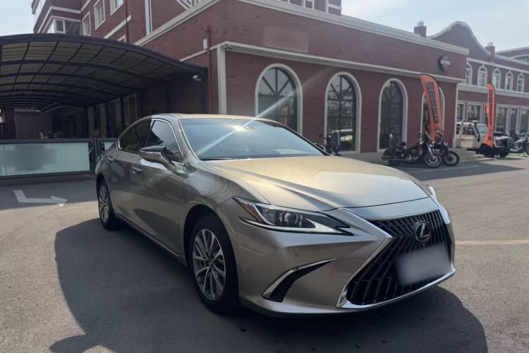 Used Lexus ES 2023 200 Excellence Edition

